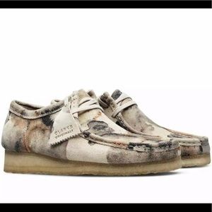 Off white camouflage wallabees (rare) color scheme